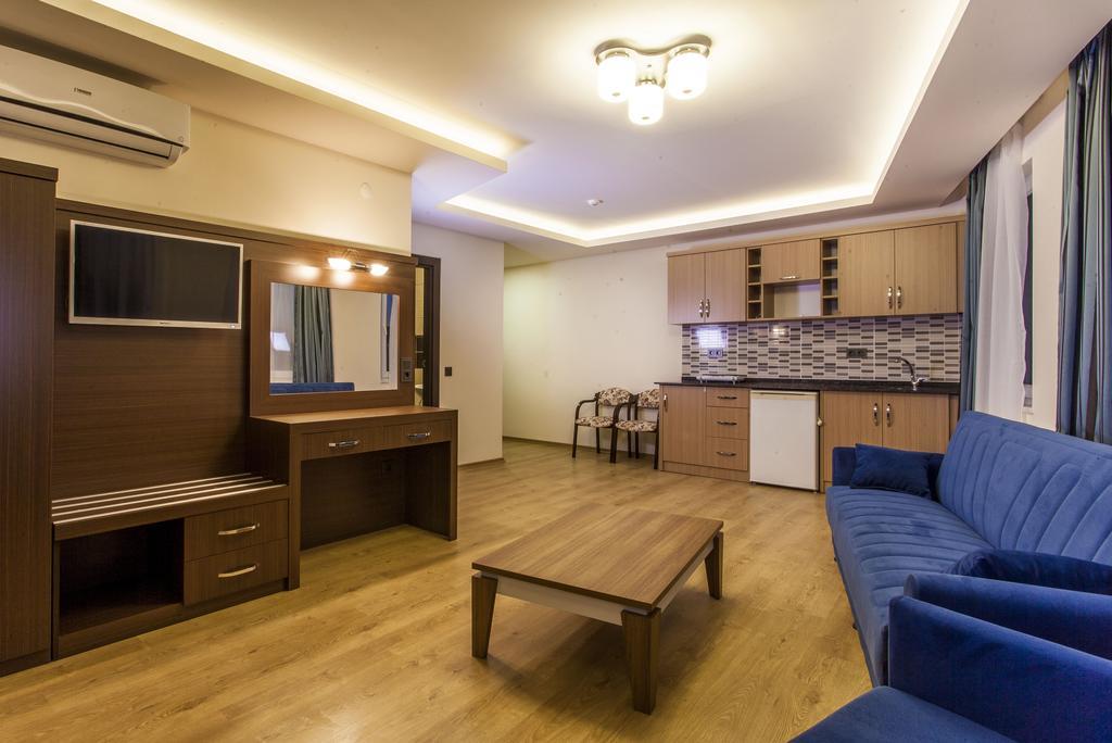 אלאניה Parador Suite Hotel חדר תמונה