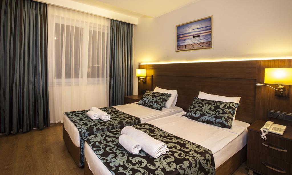 אלאניה Parador Suite Hotel חדר תמונה