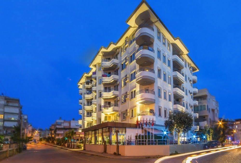 אלאניה Parador Suite Hotel מראה חיצוני תמונה