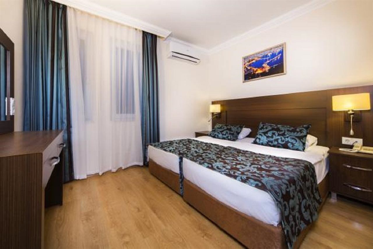 אלאניה Parador Suite Hotel מראה חיצוני תמונה